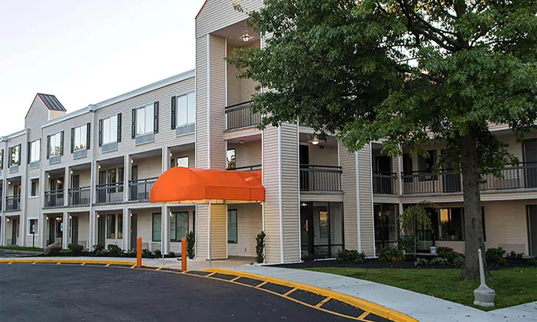 Hotel Baymont Inn And Suites By Wyndham Columbus / Near Osu