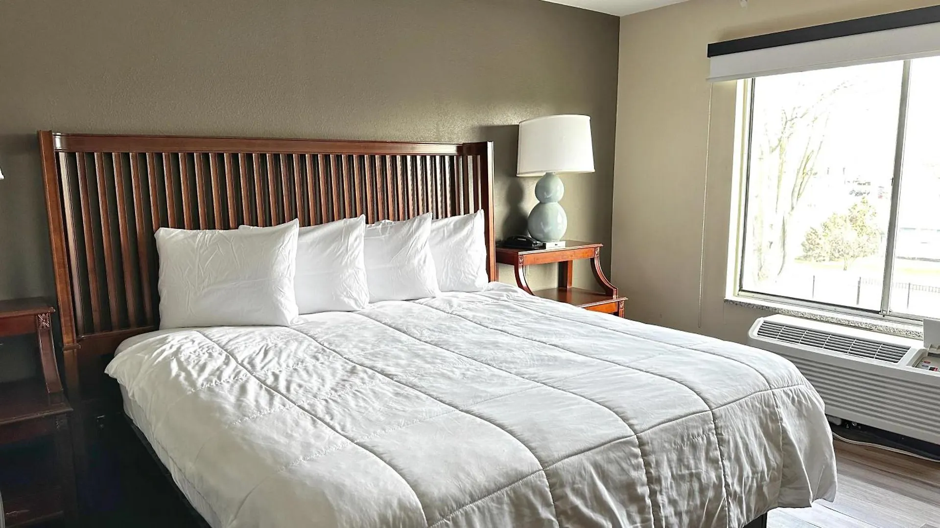 Baymont Inn And Suites By Wyndham Columbus / Near Osu Hotel