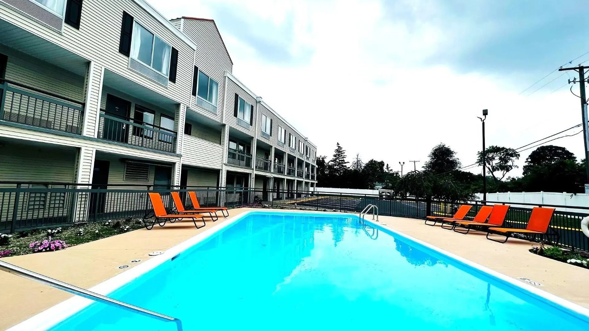Baymont Inn And Suites By Wyndham Columbus / Near Osu
