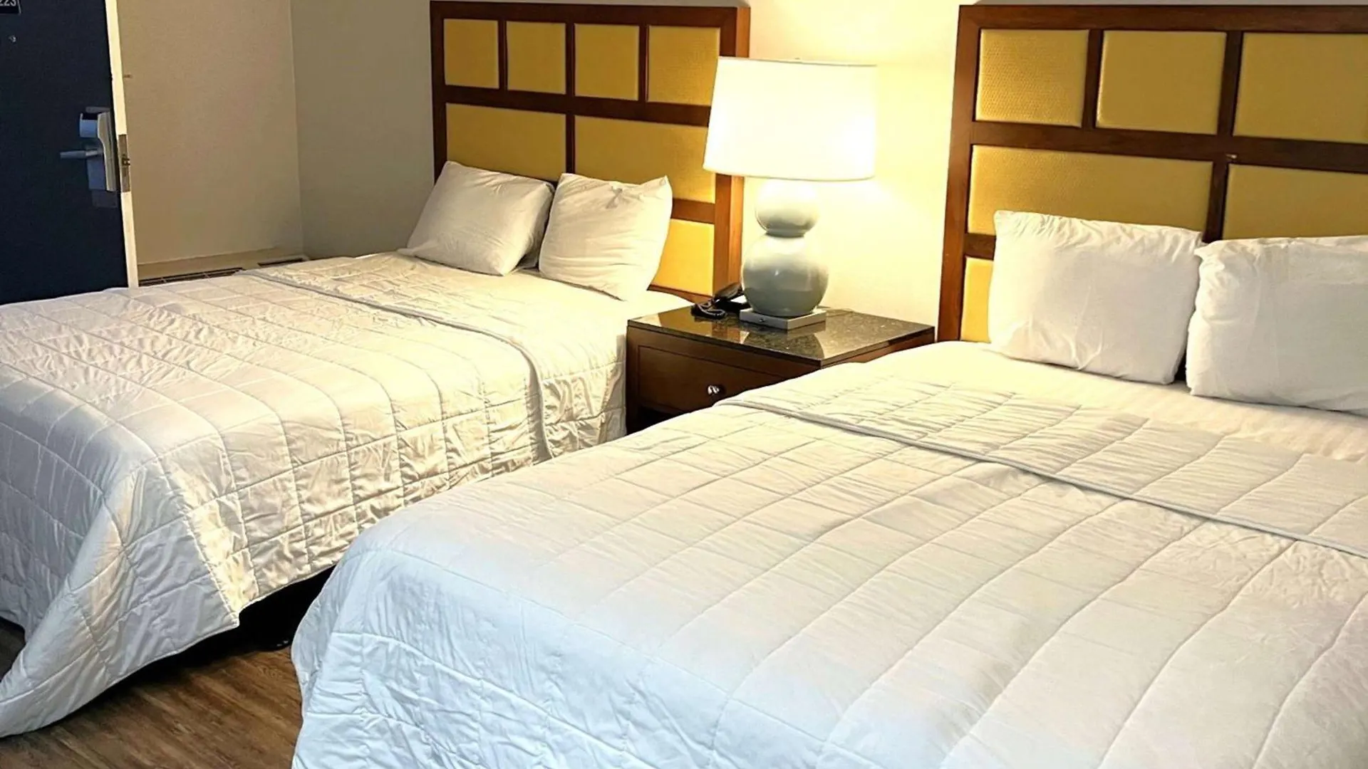 Hotel Baymont Inn And Suites By Wyndham Columbus / Near Osu